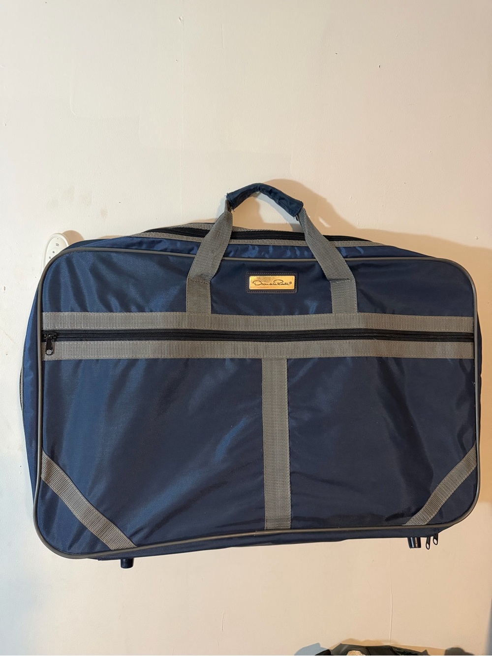 Oscar de la Renta, 2 Piece Set, Garment Bag & Suit Case, Navy & Gray